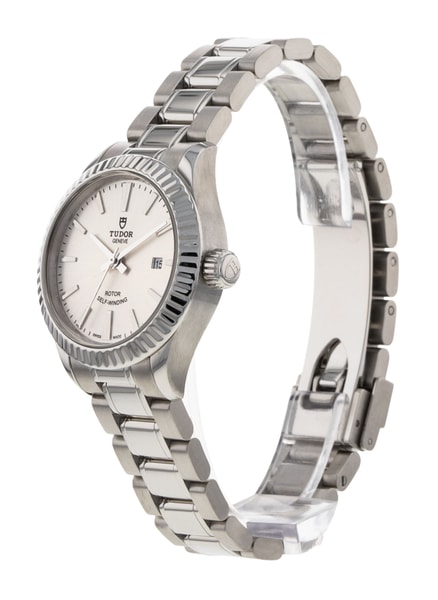 Tudor Style M12110-0001